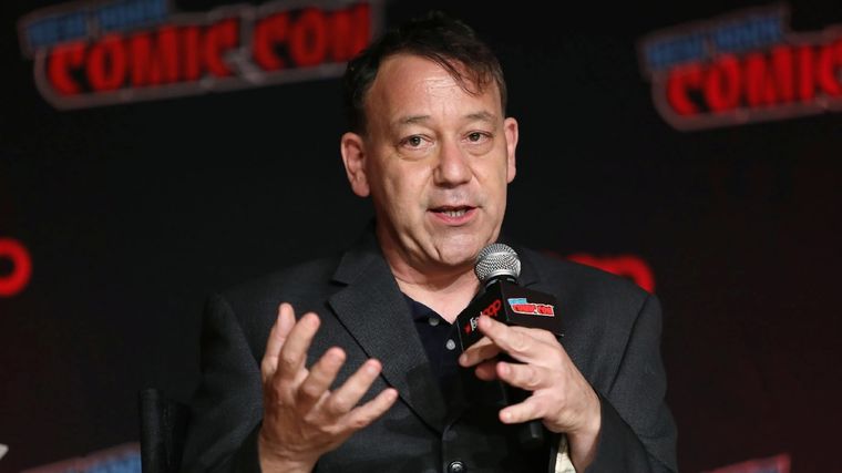 Sam Raimi acaba de cumplir 64 años