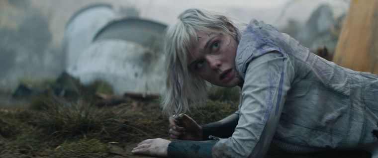 Elle Fanning se convierte en la androide Thia para Depredador: Tierras Salvajes.