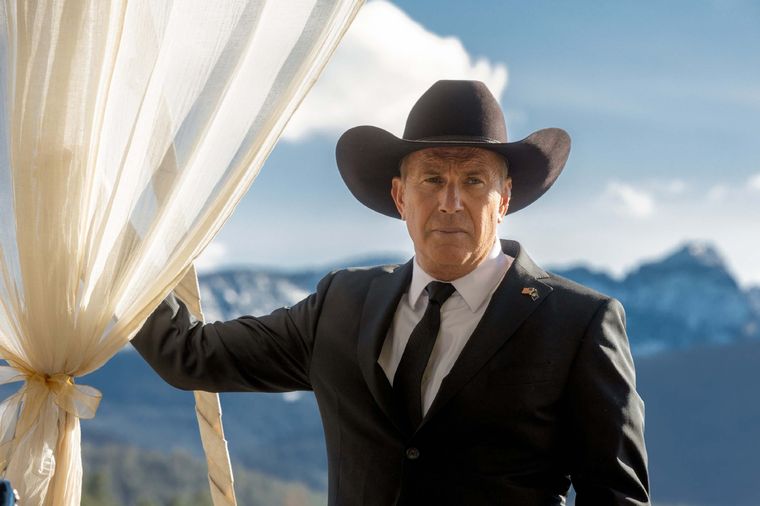 Kevin Costner la da vida a John Dutton en Yellowstone, la serie western de Taylor Sheridan. Kevin Costner la da vida a John Dutton en Yellowstone, la serie western de Taylor Sheridan.