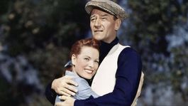 Con varias secuencias eliminadas debido a la censura, John Ford le solicitó a la actriz que le susurrase una frase subida de tono al actor en el oído para evitar que la secuencia sea eliminada de la cinta