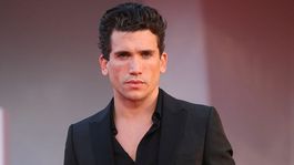 Jaime Lorente y un anuncio que emociona a sus fans