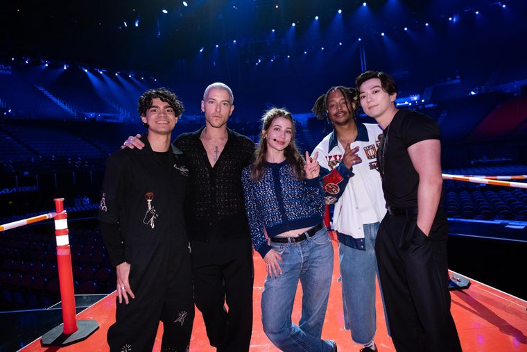 El elenco de One Piece en los ensayos del Tudum de Netflix. El elenco de One Piece en los ensayos del Tudum de Netflix.