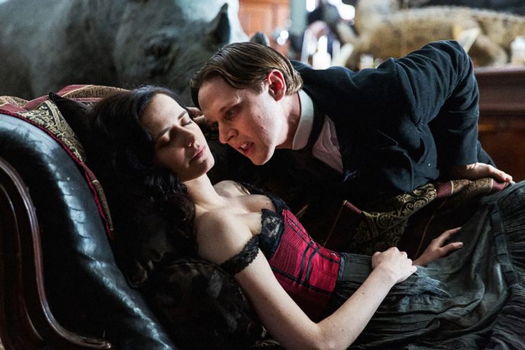 Penny Dreadful ha sido muy elogiada por su manejo del suspenso e historia Penny Dreadful ha sido muy elogiada por su manejo del suspenso e historia