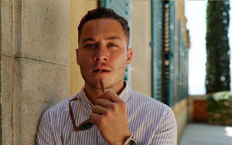 El actor Finn Cole tiene 26 años.