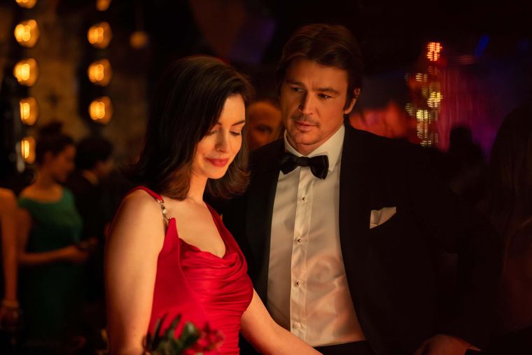 Anne Hathaway junto a Josh Hartnett. Anne Hathaway junto a Josh Hartnett.