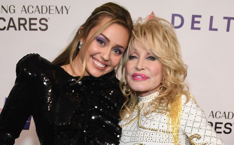 Miley Cyrus siempre ha mostrado su admiración por Dolly Parton.