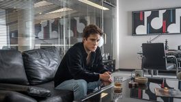 Los fanáticos de la serie de Luis Miguel se percataron de un curioso error.