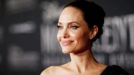 la fotografia que certifica que para angelina jolie no pasa el tiempo
