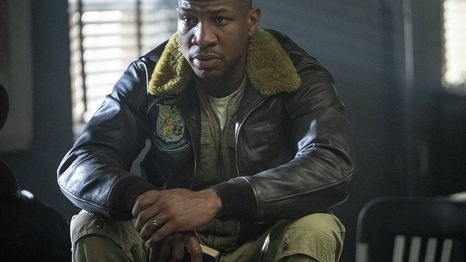 Jonathan Majors en la cinta bélica de 2022, Devotion