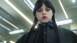 Jenna Ortega como Merlina Addams 