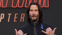 Un fan le ofreció a Keanu Reeves un descuento en el cine y su reacción se volvió viral