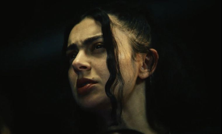 The Moment nació de una idea original de Charli XCX.