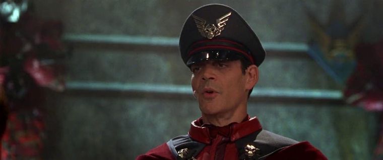 Raúl Juliá en Street Fighter: La Última Batalla. Raúl Juliá en Street Fighter: La Última Batalla.