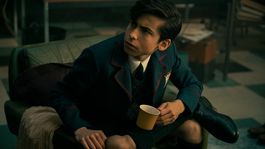 el motivo por el que numero 5 nunca se cambia de ropa en the umbrella academy