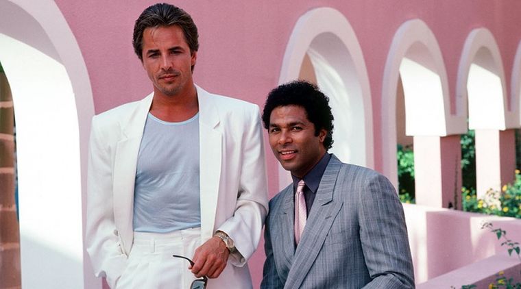 Miami Vice estaba protagonizada por Don Johnson y Philip Michael Thomas. Miami Vice estaba protagonizada por Don Johnson y Philip Michael Thomas.
