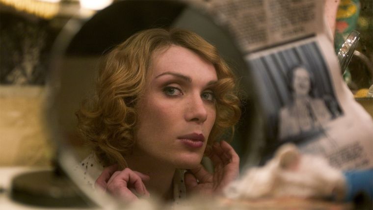 En 2005, Cillian Murphy interpretó a una mujer transgénero en Desayuno en Plutón, considerada de avanzada para la época