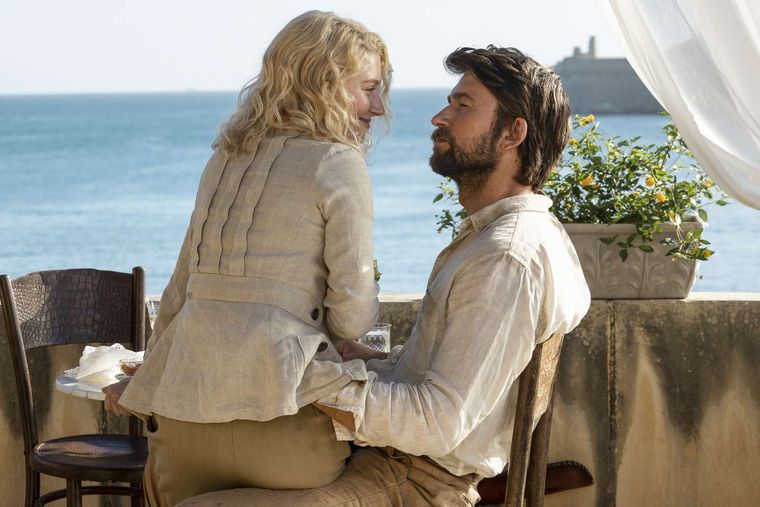 Julia Schlaepfer y Brandon Sklenar habrían mantenido un breve romance durante el rodaje de 1923 Julia Schlaepfer y Brandon Sklenar habrían mantenido un breve romance durante el rodaje de 1923