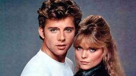 Caulfield y Michelle Pfieffer protagonizan Grease 2, un film denostado que hoy es un clásico de culto