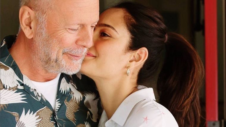 La esposa de Bruce Willis recurrió a un especialista en demencia para aprender a cuidarlo