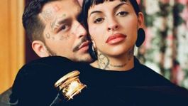 Christian Nodal y Cazzu celebraron Halloween con su bebé.