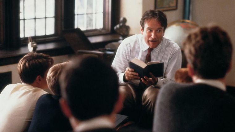 Robin Williams protagoniza La sociedad de los poetas muertos