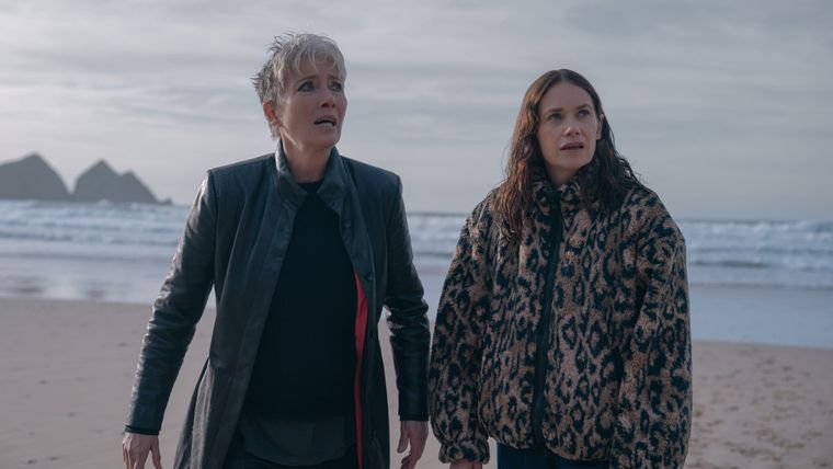 Emma Thompson y Ruth Wilson protagonizan la nueva serie de misterio de la plataforma.  Emma Thompson y Ruth Wilson protagonizan la nueva serie de misterio de la plataforma.