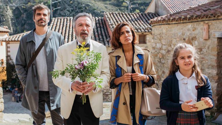 Oscar Martínez protagoniza Vivir dos veces. Oscar Martínez protagoniza Vivir dos veces.