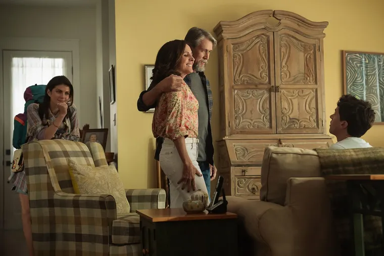 Molly Shannon y Alan Ruck interpretan a los padres de Poppy. Molly Shannon y Alan Ruck interpretan a los padres de Poppy. 