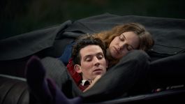 Una historia de amor que transcurre mediante flashbacks y recuerdos