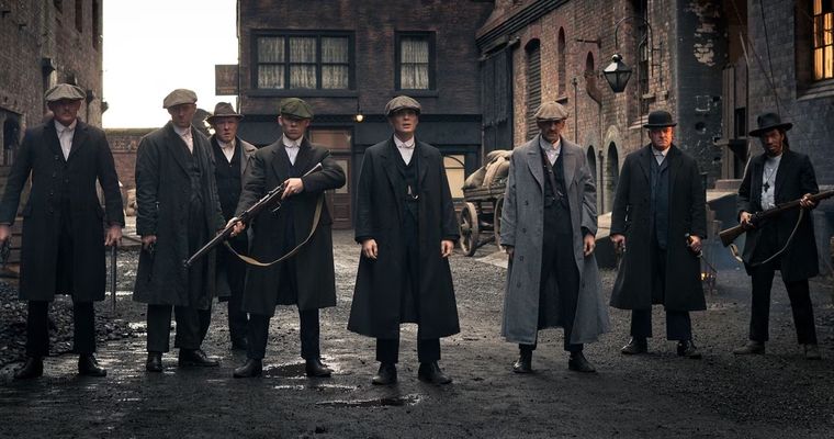 Peaky Blinders se encuentra disponible en su totalidad dentro del catálogo de Netflix Peaky Blinders se encuentra disponible en su totalidad dentro del catálogo de Netflix