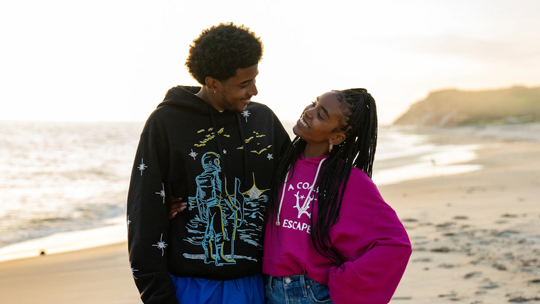 Lovie Simone y Michael Cooper Jr. protagonizan Por siempre. Lovie Simone y Michael Cooper Jr. protagonizan Por siempre.