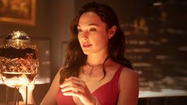 Que Ver | Gal Gadot interpreta a una ladrona de arte en Alerta Roja