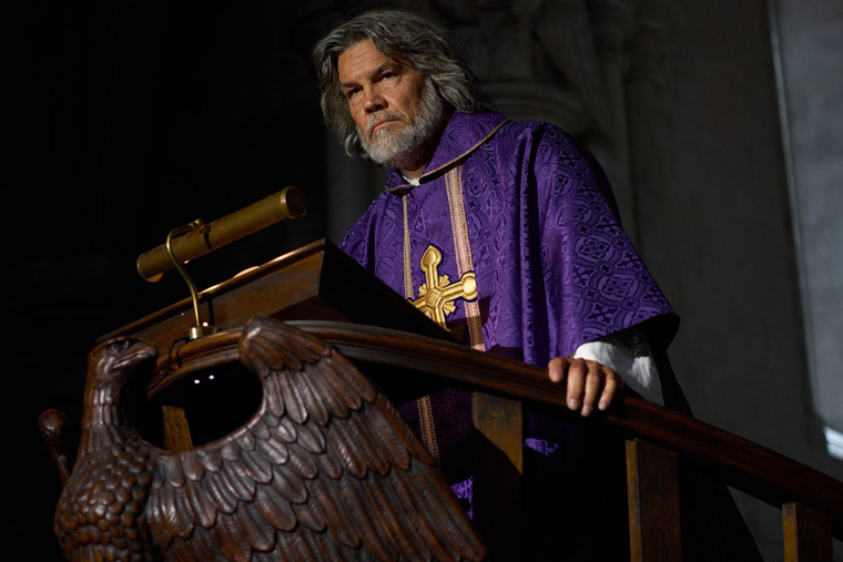 Josh Brolin interpreta a monseñor Wicks en la nueva película de la saga. Josh Brolin interpreta a monseñor Wicks en la nueva película de la saga.