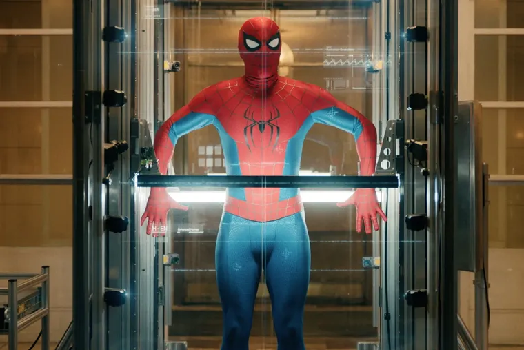 En la nueva película, Peter debe solucionar sus problemas como Spider-Man completamente solo. En la nueva película, Peter debe solucionar sus problemas como Spider-Man completamente solo.