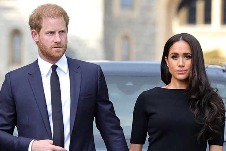 El príncipe Harry y Meghan Markle cada vez más lejos de la Casa Real.