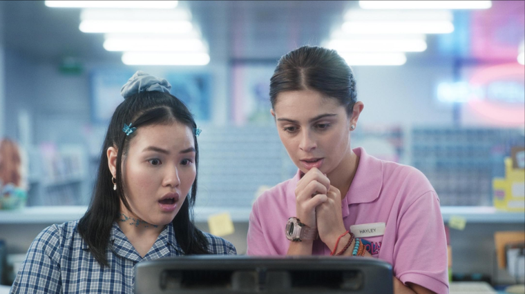 Chi Nguyen y Emmanuelle Mattana en Videoland. Chi Nguyen y Emmanuelle Mattana en Videoland.