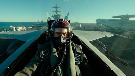 Tom Cruise en la exitosa Top Gun: Maverick de Joseph Kosinski.