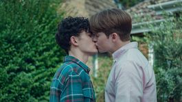 Que Ver | Nick y Charlie llevan su relación al siguiente nivel