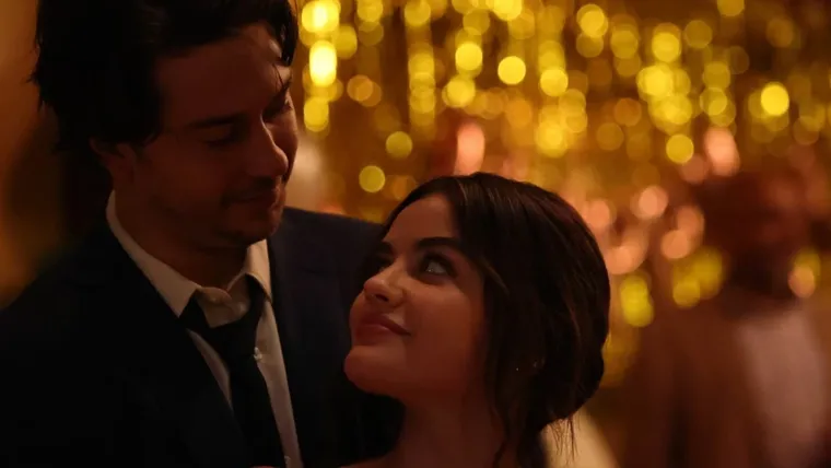 Los últimos trabajos de Lucy Hale han sido, principalmente, comedias románticas. Foto de Which Brings Me To You. Los últimos trabajos de Lucy Hale han sido, principalmente, comedias románticas. Foto de Which Brings Me To You.