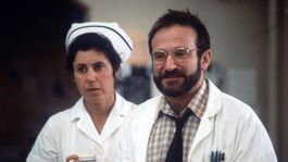Tras leer el primer guion de Despertares, Robin Williams supo que no podía dejar la oportunidad de interpretar a Malcolm Sayer. Tras leer el primer guion de Despertares, Robin Williams supo que no podía dejar la oportunidad de interpretar a Malcolm Sayer.