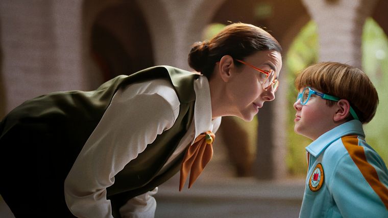 Cecilia Suárez se pone en la piel de Dora López Negrete, una ambiciosa maestra Cecilia Suárez se pone en la piel de Dora López Negrete, una ambiciosa maestra 