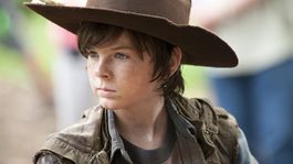 Chandler Riggs era solo un niño cuando comenzó a interpretar a Carl en The Walking Dead Chandler Riggs era solo un niño cuando comenzó a interpretar a Carl en The Walking Dead