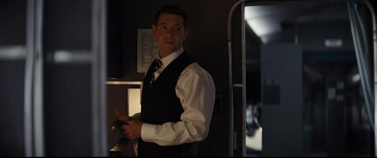 Tom Brittney, el posible Batman de DC Studios, en Back in Action de Netflix. Tom Brittney, el posible Batman de DC Studios, en Back in Action de Netflix.